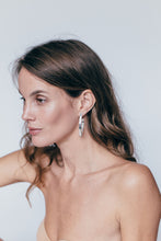Load image into Gallery viewer, YONi EARRINGS